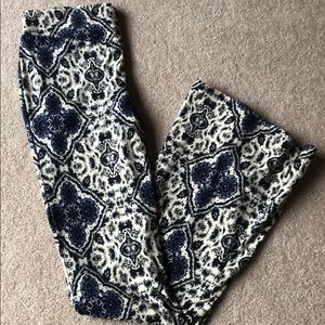 blue and white pant